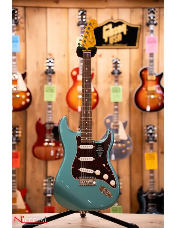 Fender American Professional Classic Stratocaster, Rosewood Fingerboard, Faded Sherwood Green Metallic Nuovo Arrivo