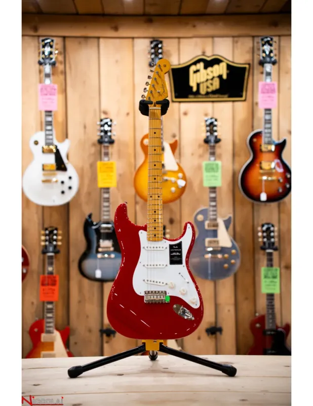 FENDER Vintera III Late ‘50s Stratocaster Maple Fingerboard, Dakota Red Saldi